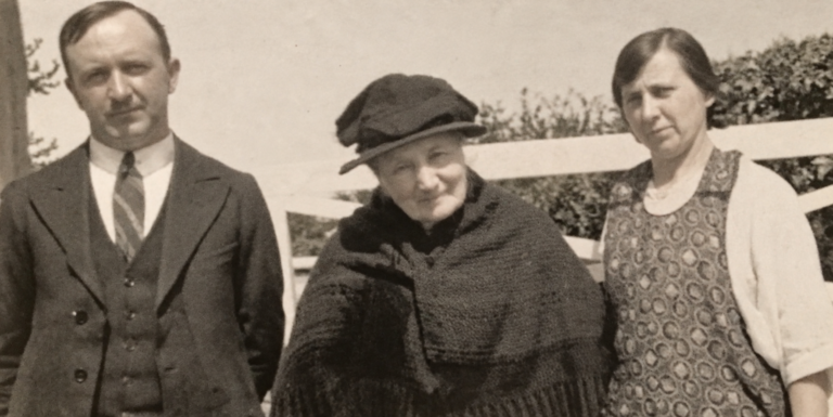 Peter Carter with his mother, Eliza Carter, and his sister, Babs Carter.